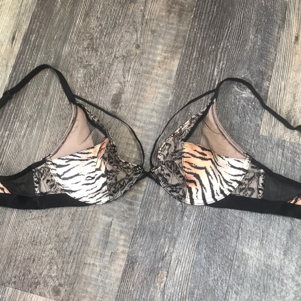 Victoria’s Secret Unlined Plunge Bra - 32C